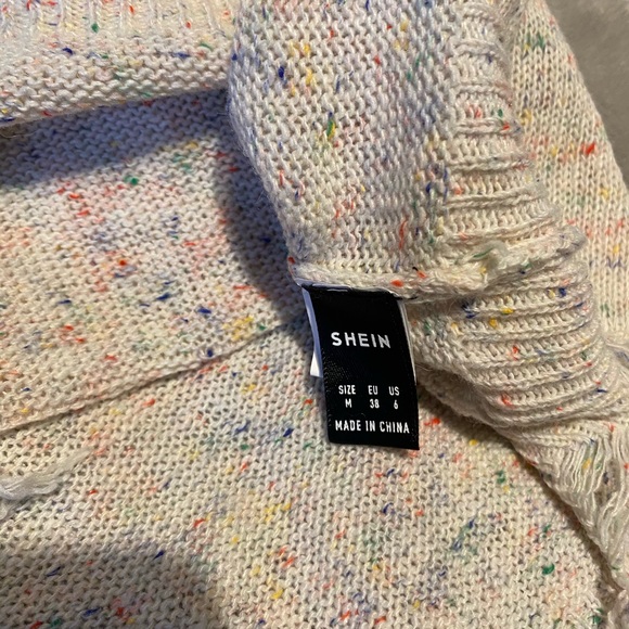 🌟 V-neck Confetti Pattern Distressed Sweater🌟 - Picture 9 of 9